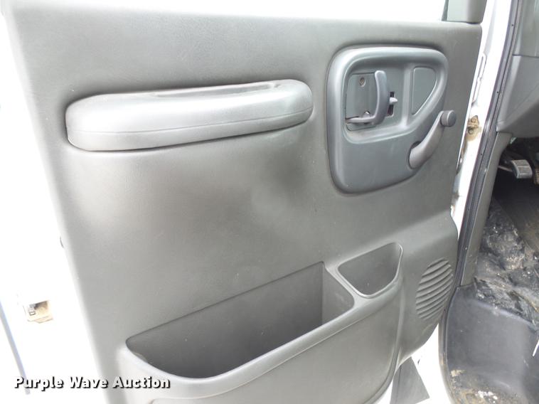 image for item DX9104 2002 Chevrolet Express G3500 van with Cues mainline sewer camera and lateral launch system