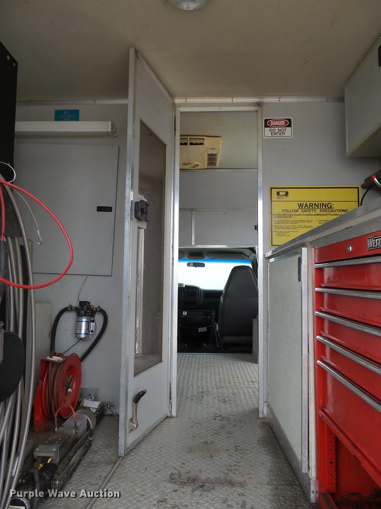 image for item DX9104 2002 Chevrolet Express G3500 van with Cues mainline sewer camera and lateral launch system