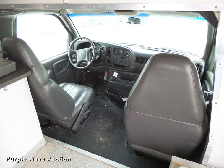 image for item DX9104 2002 Chevrolet Express G3500 van with Cues mainline sewer camera and lateral launch system