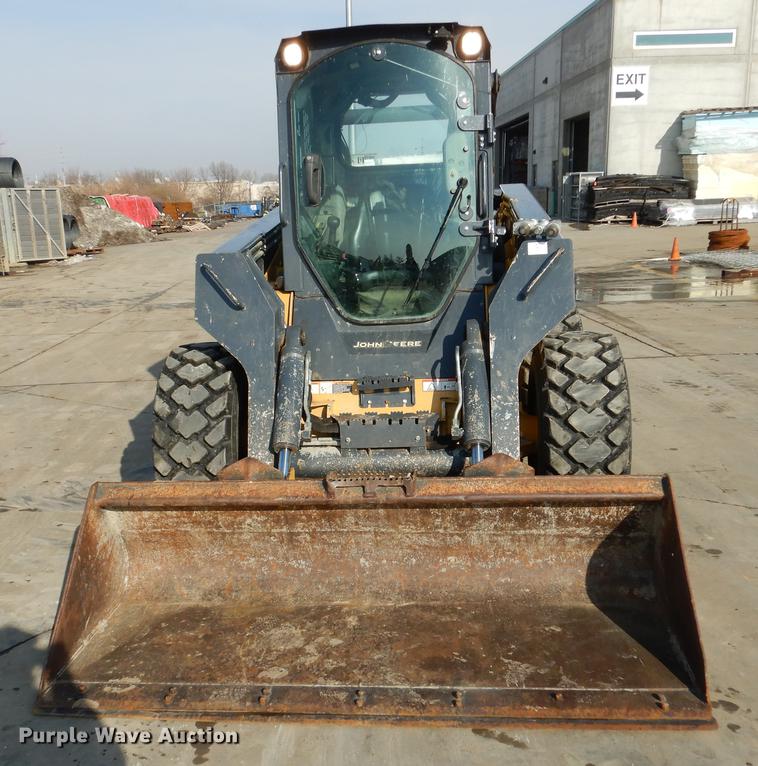 image for item DX9460 2014 John Deere 332E skid steer