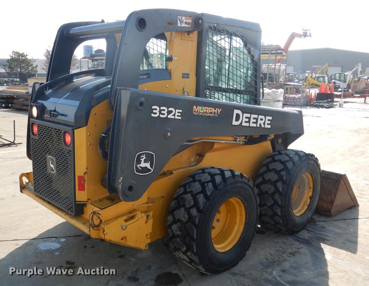 image for item DX9460 2014 John Deere 332E skid steer