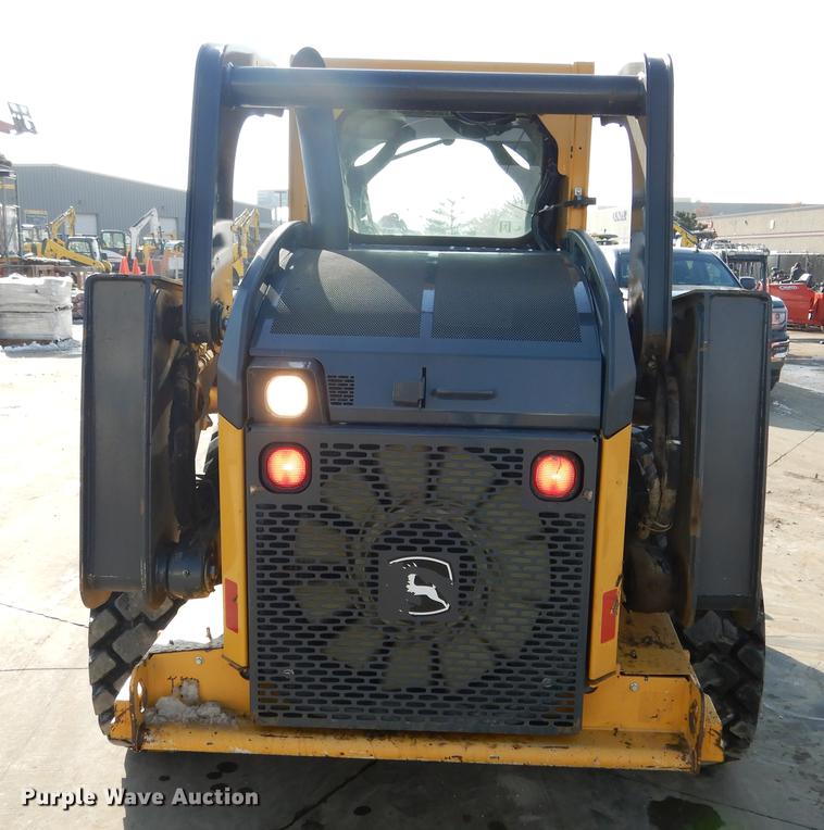 image for item DX9460 2014 John Deere 332E skid steer