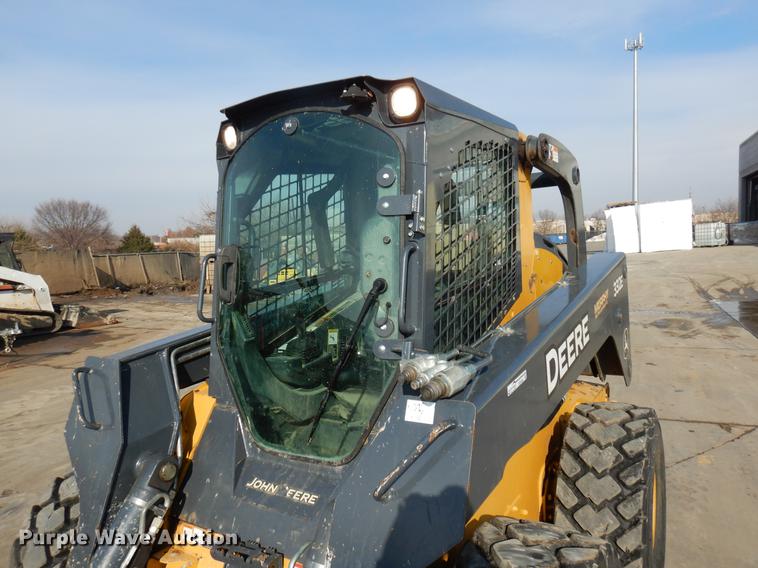 image for item DX9460 2014 John Deere 332E skid steer