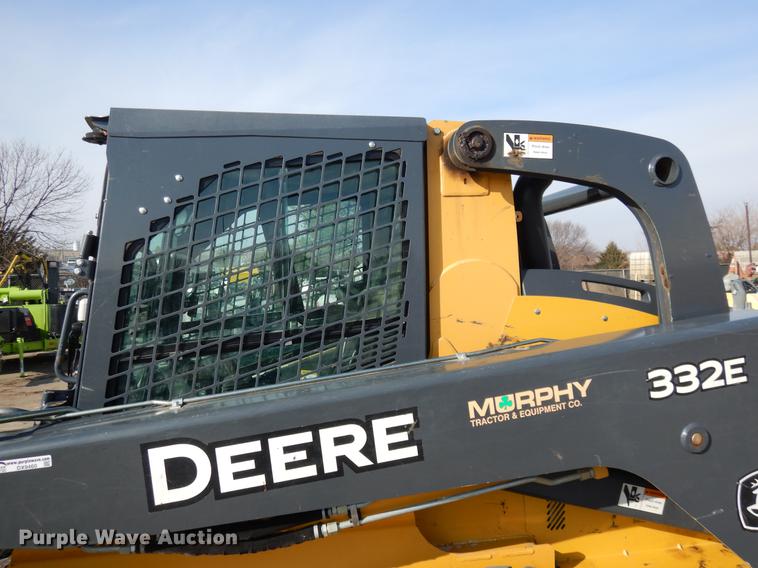 image for item DX9460 2014 John Deere 332E skid steer