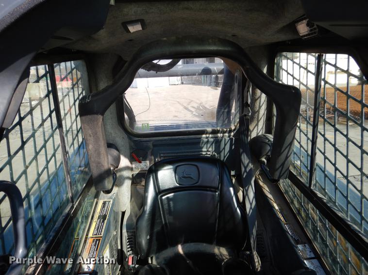 image for item DX9460 2014 John Deere 332E skid steer