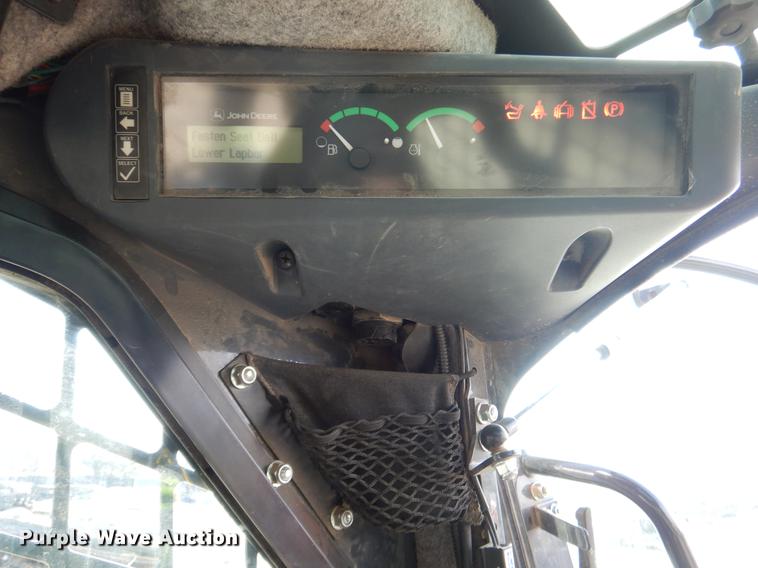 image for item DX9460 2014 John Deere 332E skid steer