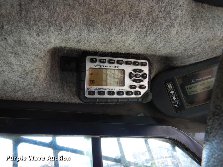 image for item DX9460 2014 John Deere 332E skid steer