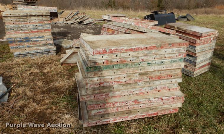 image for item DX9466 (163) Simons concrete forms