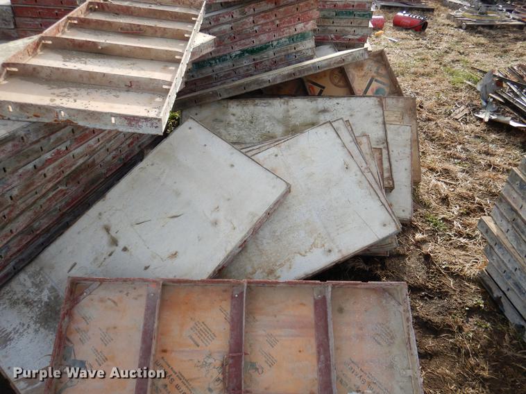 image for item DX9466 (163) Simons concrete forms