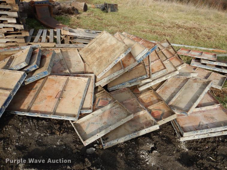 image for item DX9466 (163) Simons concrete forms