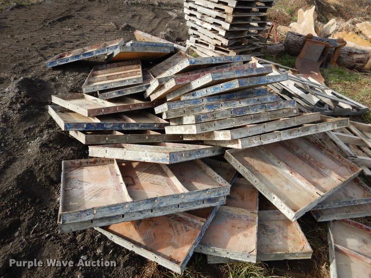 image for item DX9466 (163) Simons concrete forms