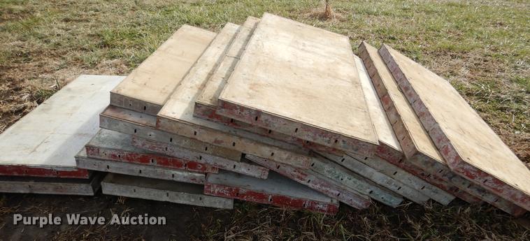 image for item DX9466 (163) Simons concrete forms