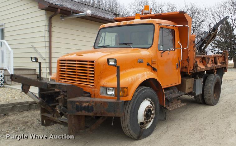 image for item DX9742 2001 International 4700 dump truck