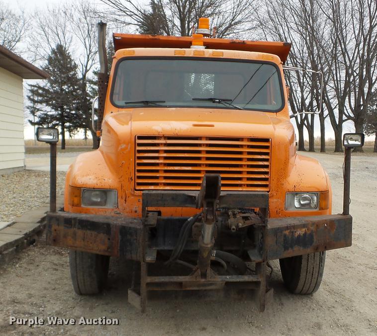 image for item DX9742 2001 International 4700 dump truck