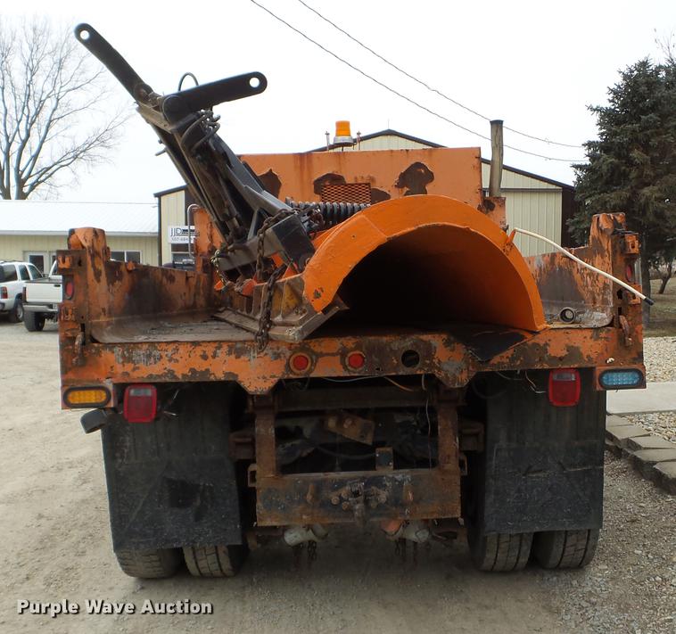 image for item DX9742 2001 International 4700 dump truck