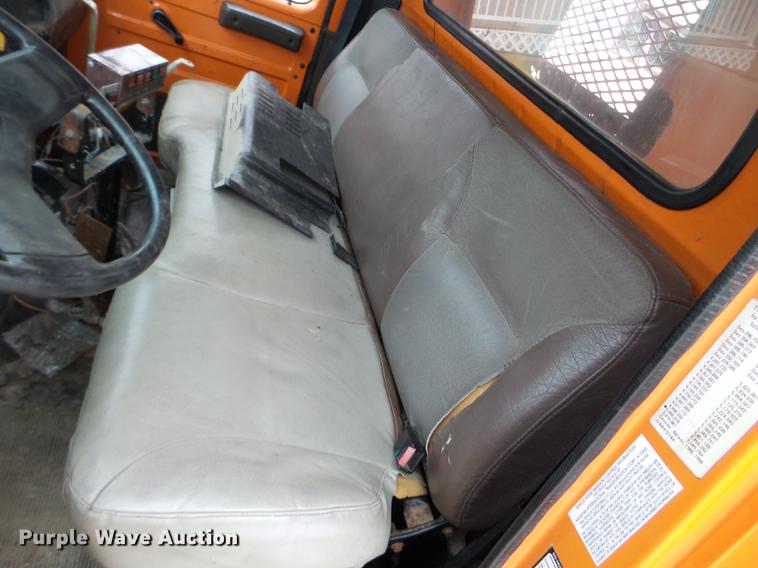 image for item DX9742 2001 International 4700 dump truck