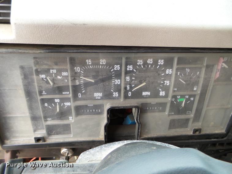 image for item DX9742 2001 International 4700 dump truck