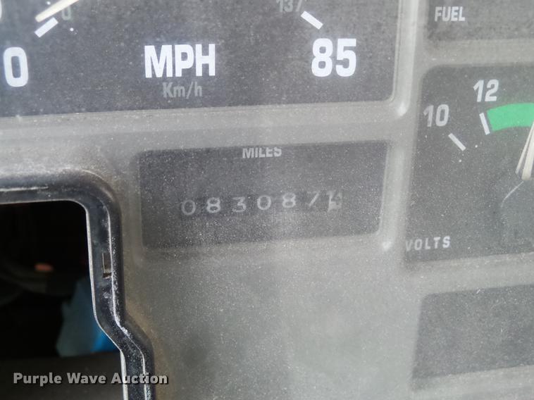 image for item DX9742 2001 International 4700 dump truck