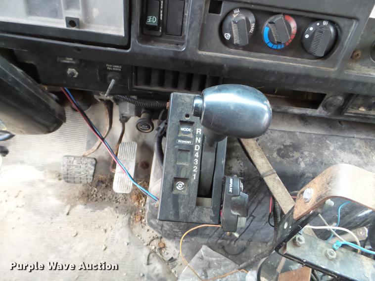 image for item DX9742 2001 International 4700 dump truck