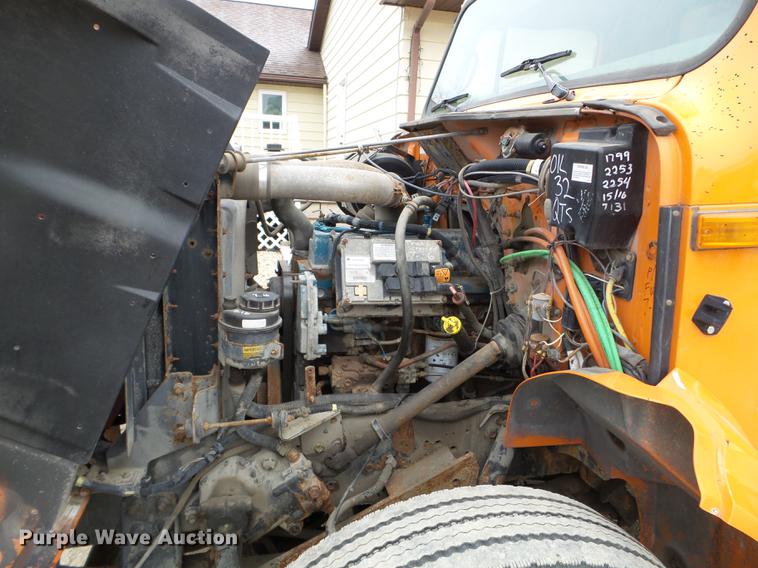 image for item DX9742 2001 International 4700 dump truck