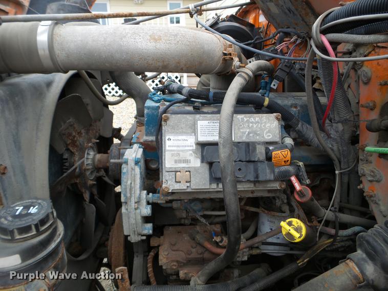 image for item DX9742 2001 International 4700 dump truck