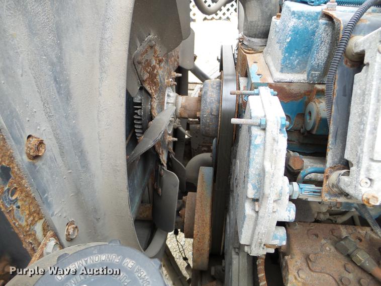 image for item DX9742 2001 International 4700 dump truck