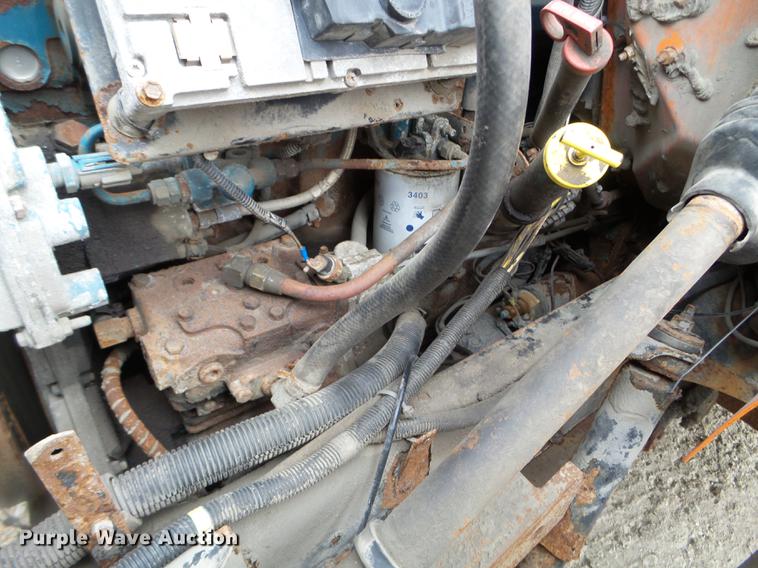 image for item DX9742 2001 International 4700 dump truck