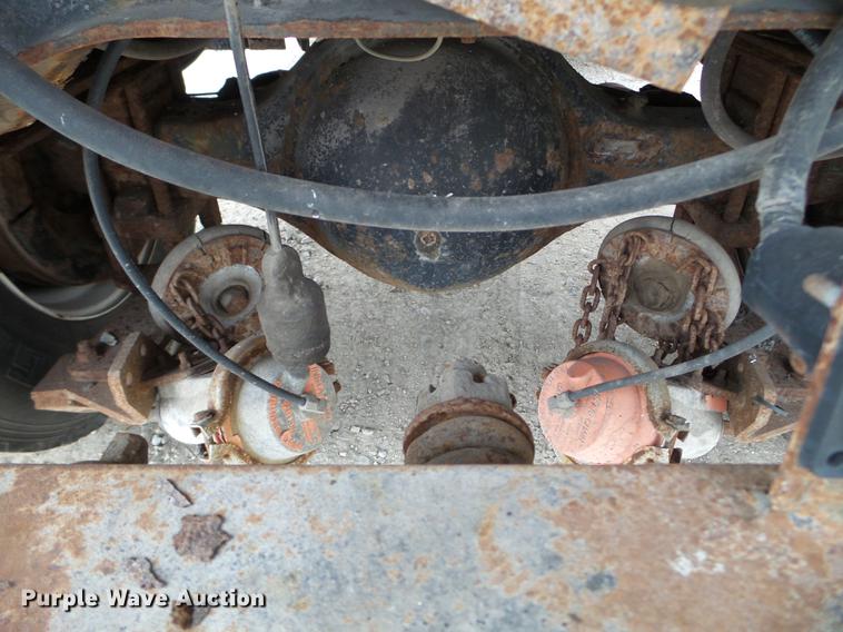 image for item DX9742 2001 International 4700 dump truck