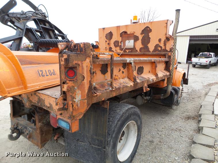 image for item DX9742 2001 International 4700 dump truck