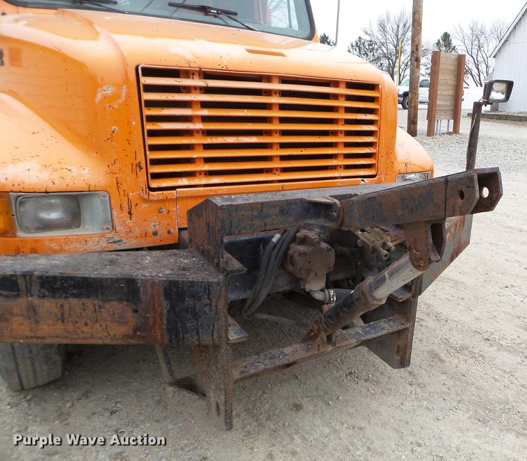 image for item DX9742 2001 International 4700 dump truck