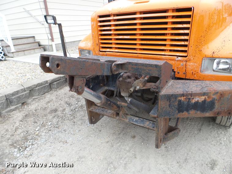 image for item DX9742 2001 International 4700 dump truck