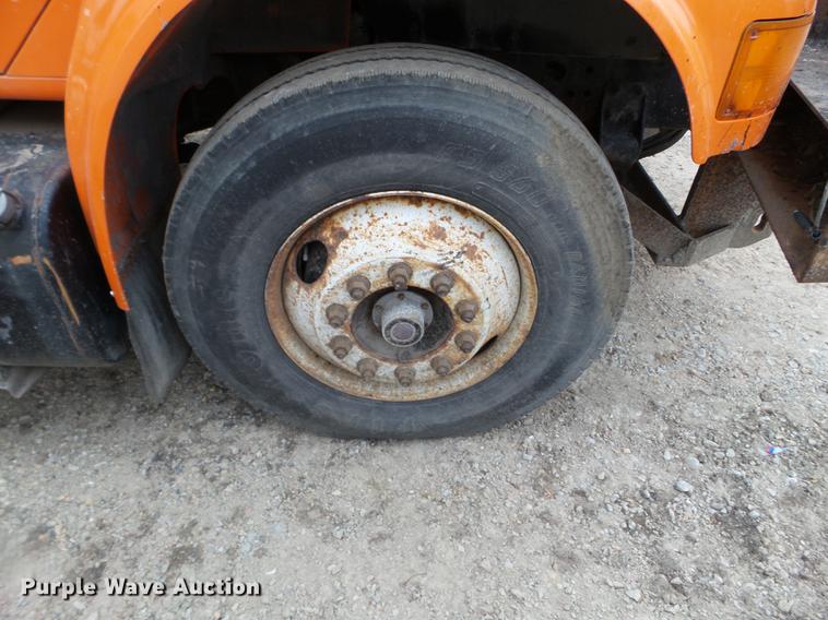 image for item DX9742 2001 International 4700 dump truck