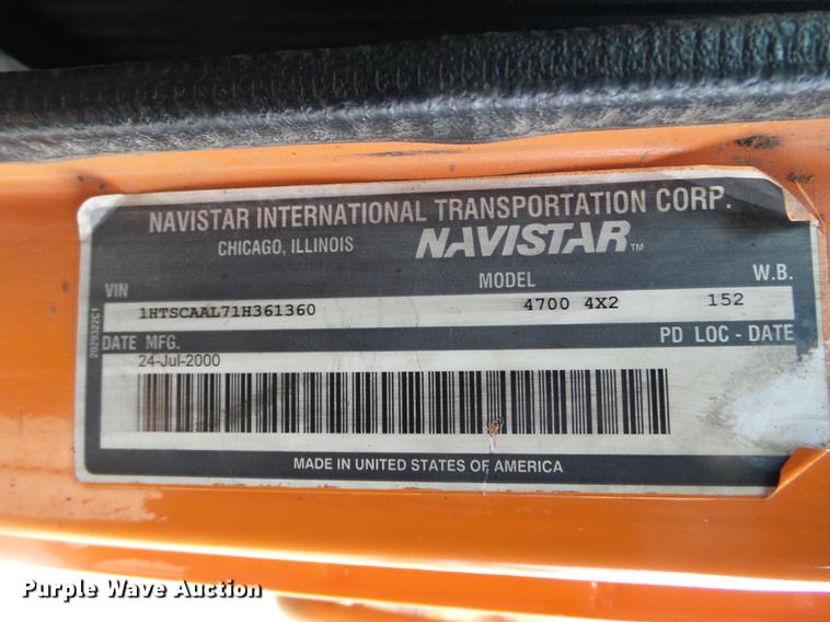 image for item DX9742 2001 International 4700 dump truck