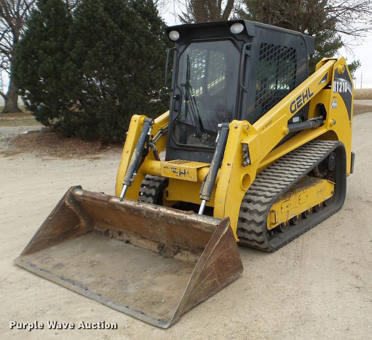 image for item DX9744 2015 Gehl RT210 skid steer