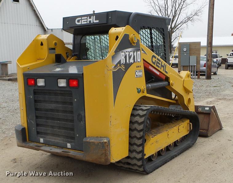 image for item DX9744 2015 Gehl RT210 skid steer
