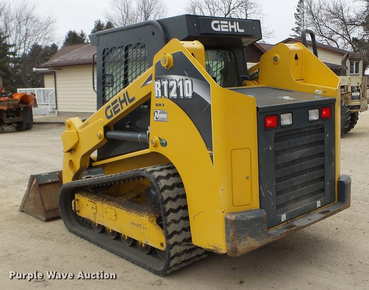 image for item DX9744 2015 Gehl RT210 skid steer