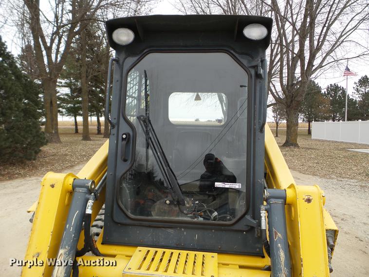 image for item DX9744 2015 Gehl RT210 skid steer