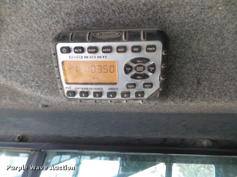 image for item DX9744 2015 Gehl RT210 skid steer