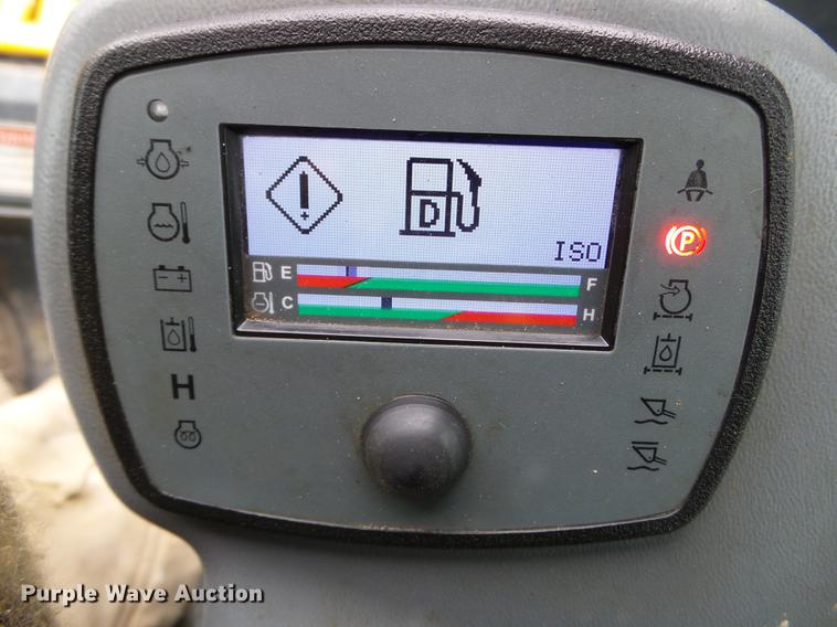 image for item DX9744 2015 Gehl RT210 skid steer