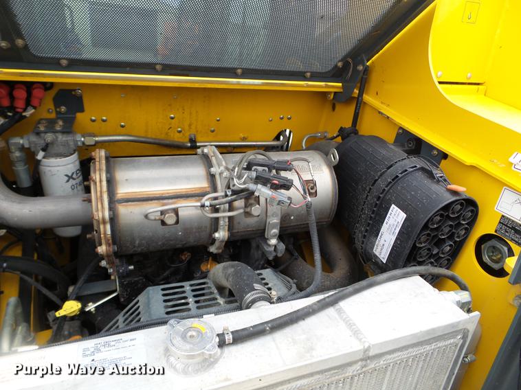 image for item DX9744 2015 Gehl RT210 skid steer