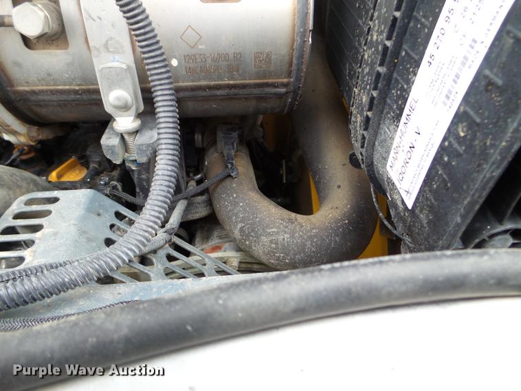 image for item DX9744 2015 Gehl RT210 skid steer