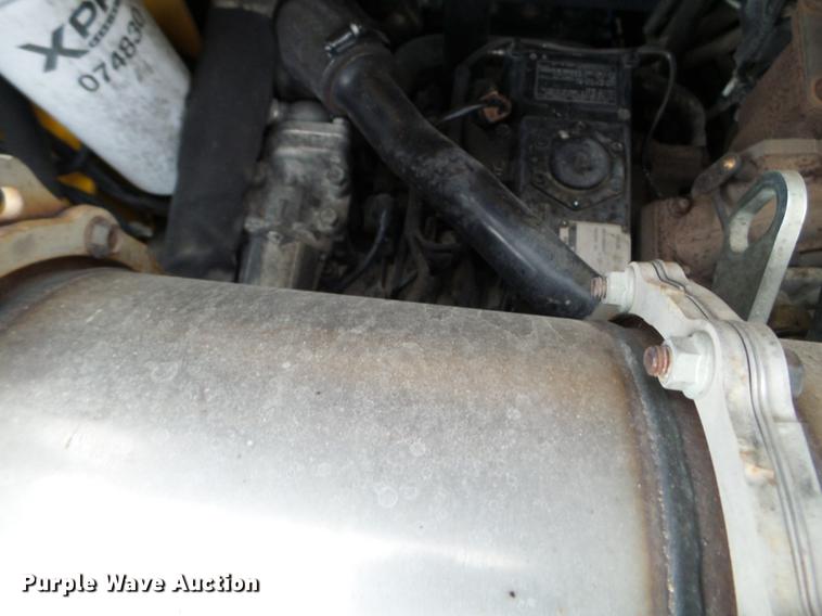 image for item DX9744 2015 Gehl RT210 skid steer