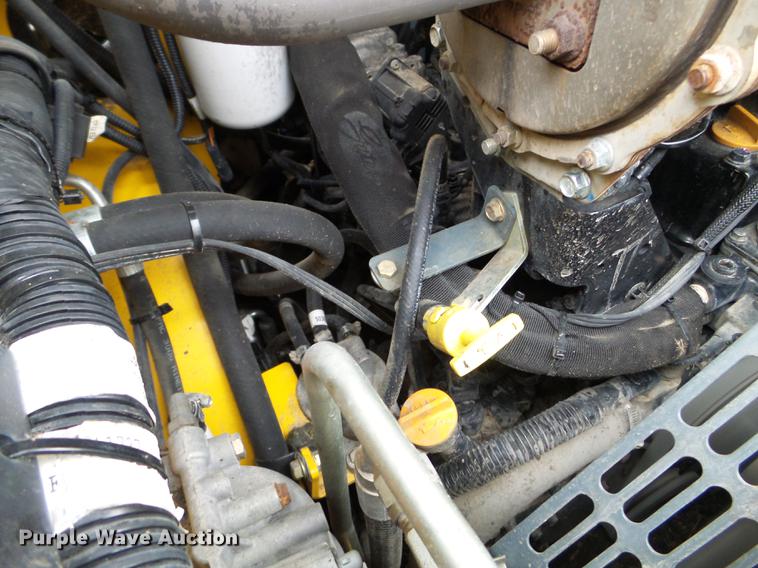 image for item DX9744 2015 Gehl RT210 skid steer