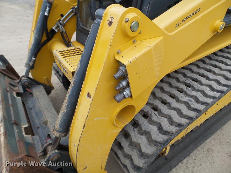 image for item DX9744 2015 Gehl RT210 skid steer