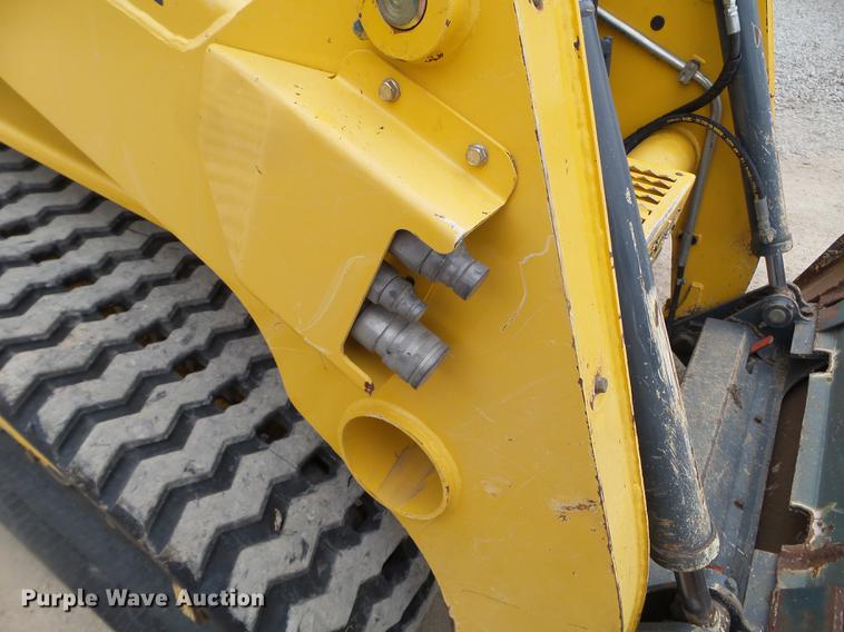 image for item DX9744 2015 Gehl RT210 skid steer