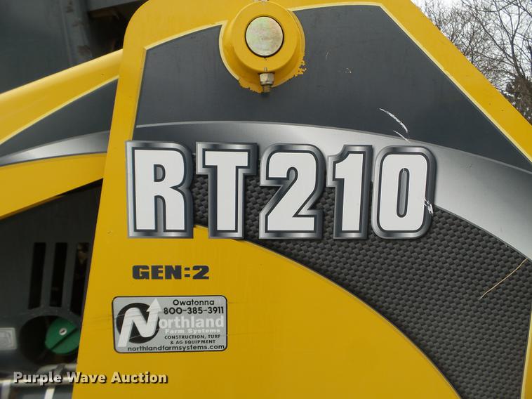 image for item DX9744 2015 Gehl RT210 skid steer