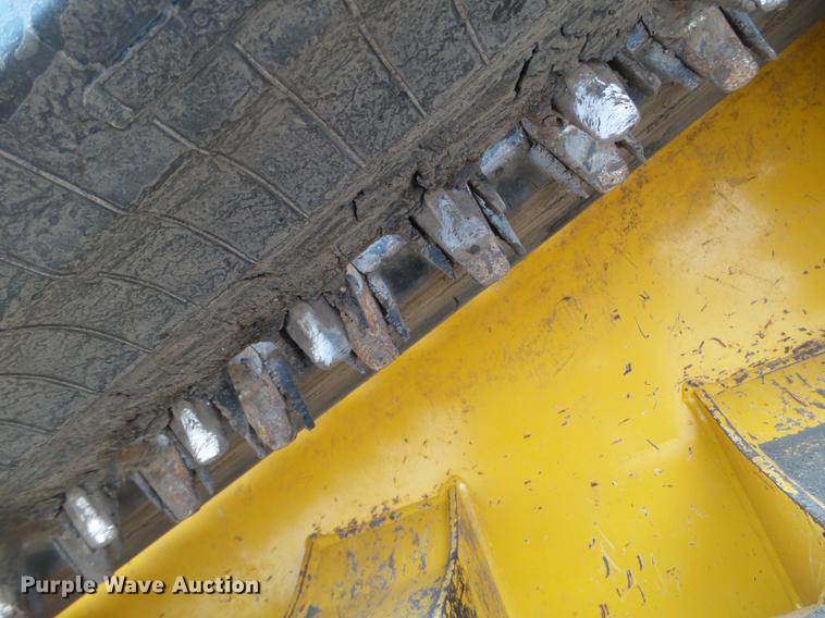 image for item DX9744 2015 Gehl RT210 skid steer