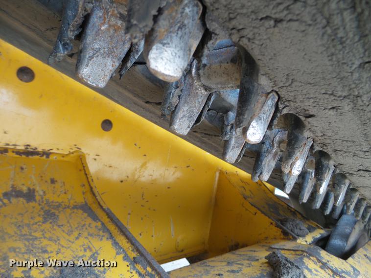 image for item DX9744 2015 Gehl RT210 skid steer