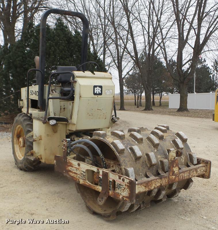 image for item DX9745 1995 Ingersoll Rand SD40F single drum vibratory compactor