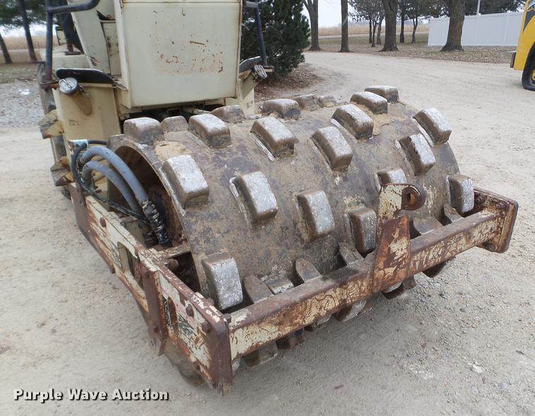 image for item DX9745 1995 Ingersoll Rand SD40F single drum vibratory compactor